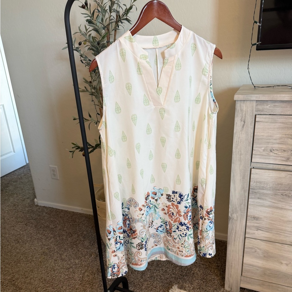 Floral Spring Shift Dress NWOT Size Medium